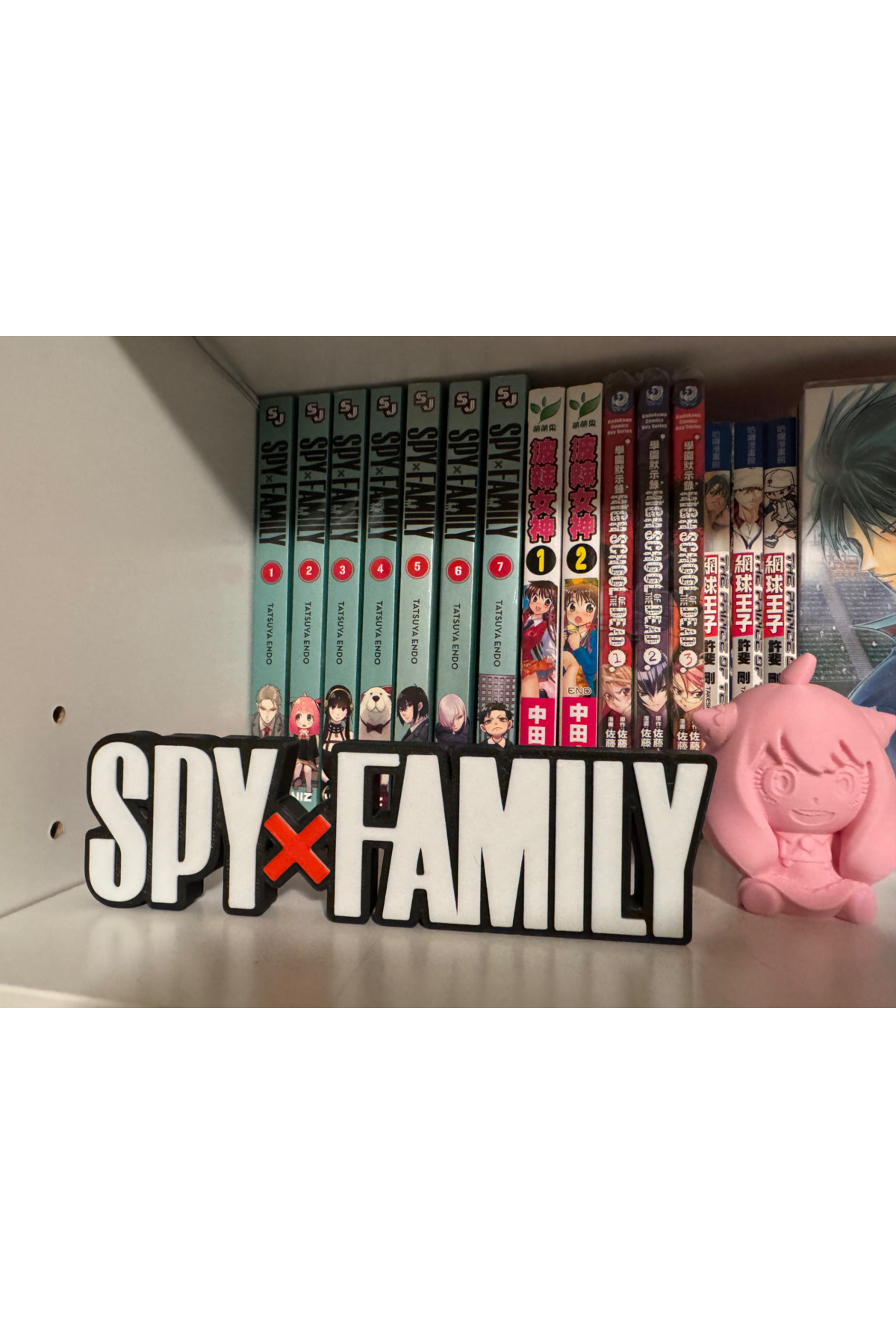 Spy x Family Masa Üstü Dekoratif Logo – Anime Temalı Masa Süsü