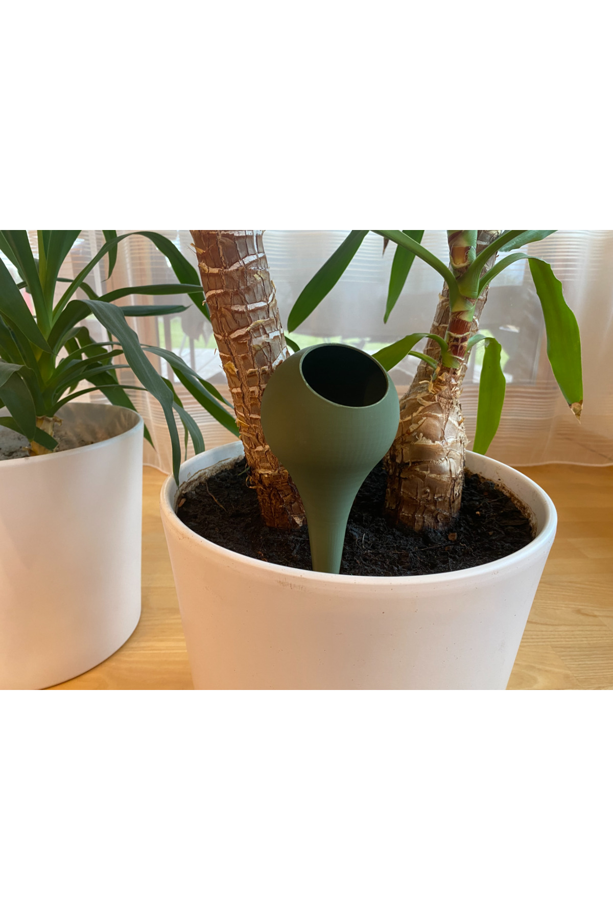 Toprağa Saplanan Bitki Sulama Aparatı – Saksı Bitkileri İçin Kontrollü Suluk